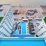 Prime 11 In Infinity Pool & Năvodari