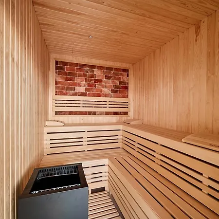 Prime 11 - Infinity Pool & *