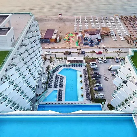 Prime 11 - Infinity Pool & Năvodari