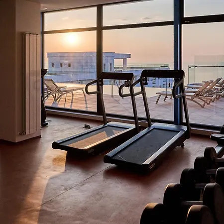 Prime 11 - Infinity Pool & Apartamento Năvodari