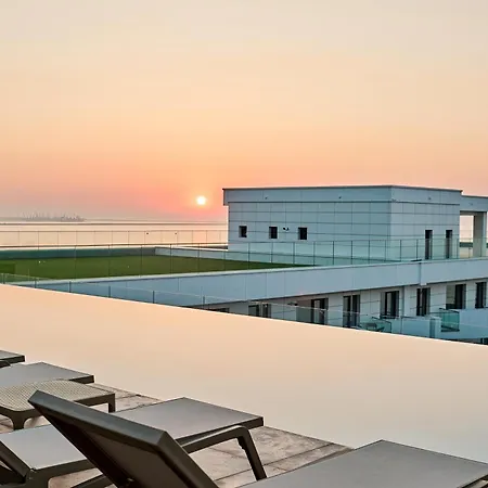 Prime 11 - Infinity Pool &