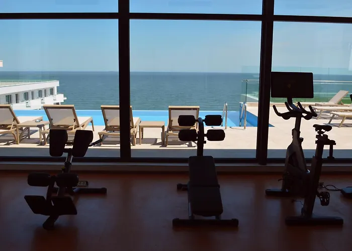 Prime 11 - Infinity Pool & *