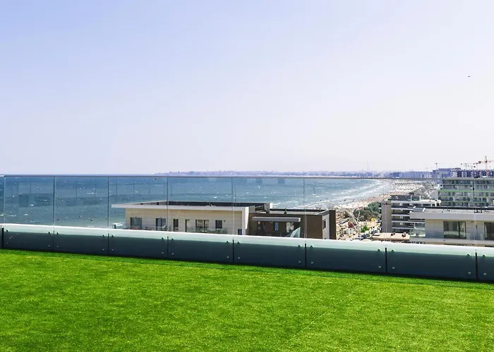 Prime 11 - Infinity Pool & Apartman *