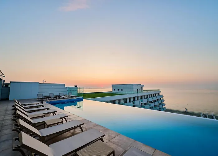Prime 11 - Infinity Pool & Apartman Năvodari