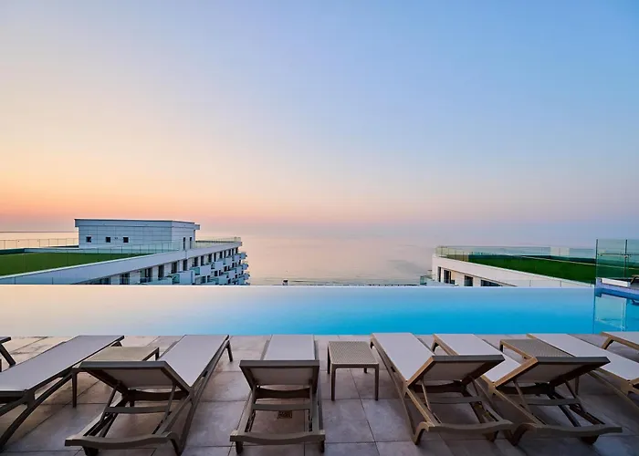 Prime 11 - Infinity Pool & * Năvodari