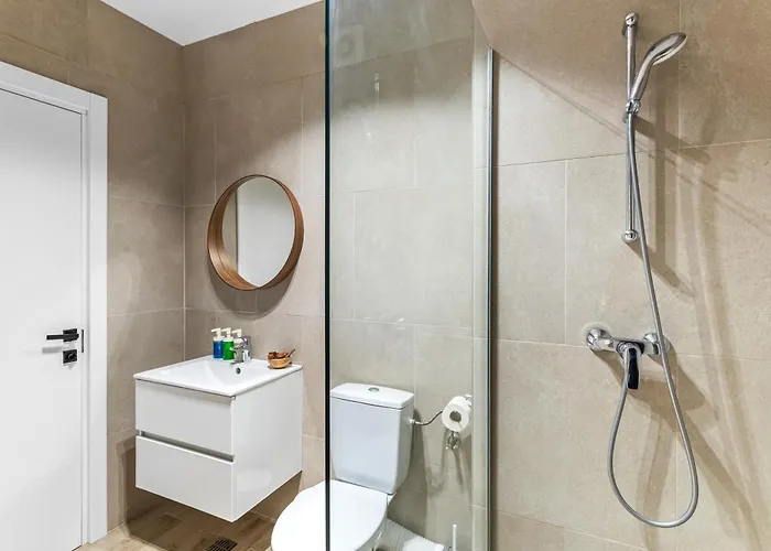 Prime 11 - Infinity Pool & *