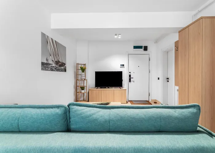 Prime 11 - Infinity Pool & Năvodari