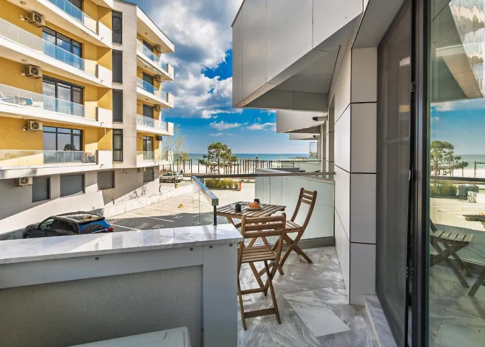 Prime 11 - Infinity Pool & Apartman Năvodari