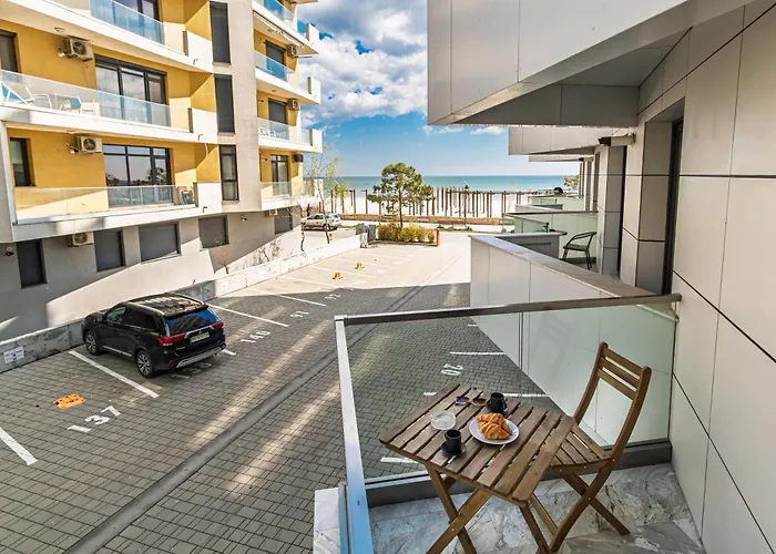 Prime 11 - Infinity Pool & Năvodari